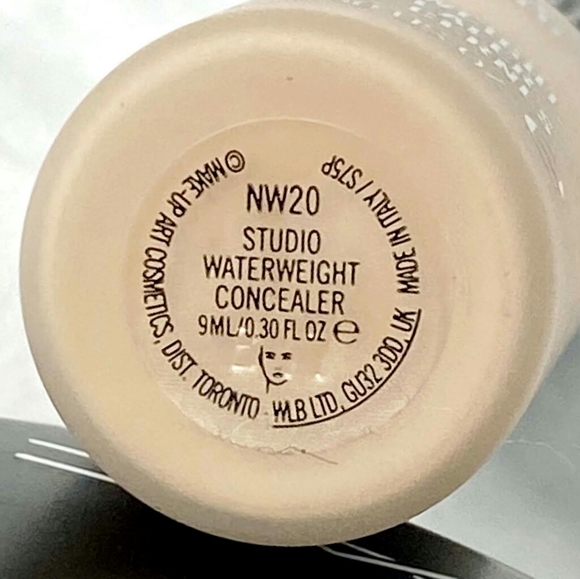 mac waterweight concealer